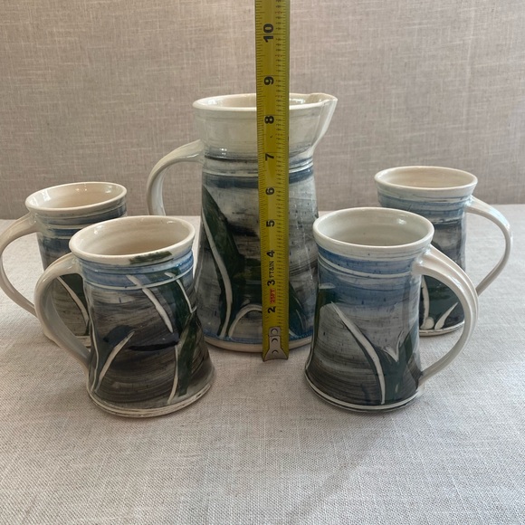 Studio pottery ceramic art pitcher with four mugs signed by Harris. - Picture 6 of 9